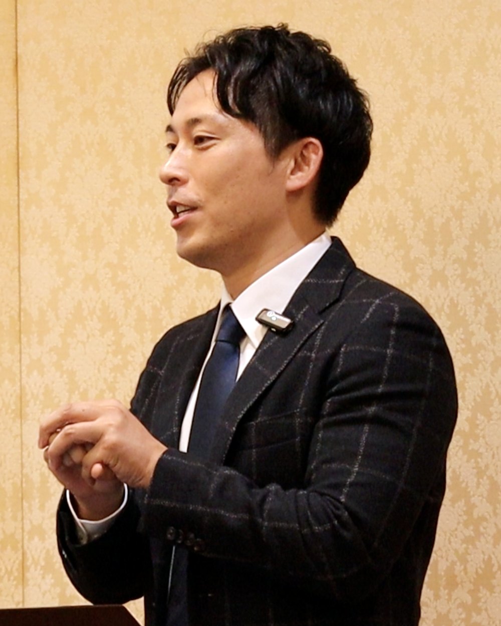 笑顔で話す採用コンサルタント 長嶋雄二